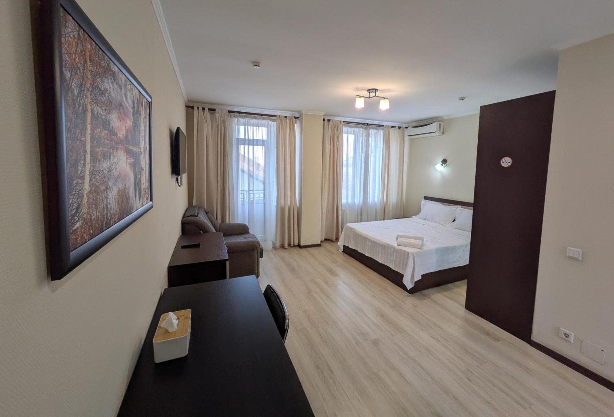 Lolo Hotel Chisinau Ngoại thất bức ảnh